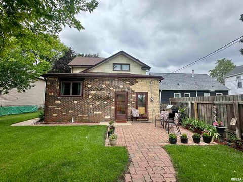 Tiny photo for 1723 PERSHING Boulevard, Clinton, IA 52732 (MLS # QC4265182)