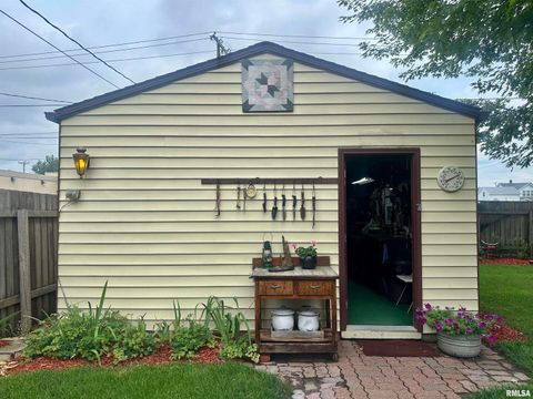 Tiny photo for 1723 PERSHING Boulevard, Clinton, IA 52732 (MLS # QC4265182)