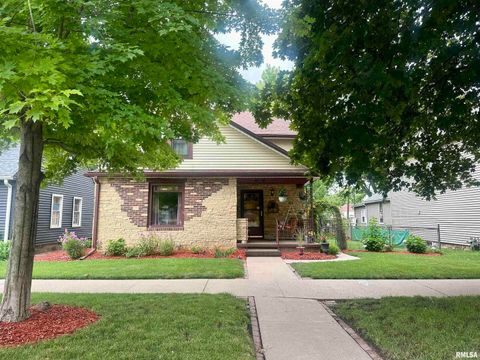Photo of 1723 PERSHING Boulevard, Clinton, IA 52732 (MLS # QC4265182)