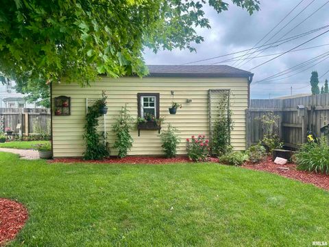 Tiny photo for 1723 PERSHING Boulevard, Clinton, IA 52732 (MLS # QC4265182)