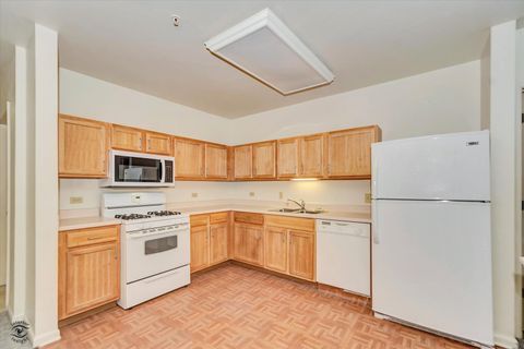 Tiny photo for 6710 S Keating Avenue #103, Chicago, IL 60629 (MLS # 12451354)