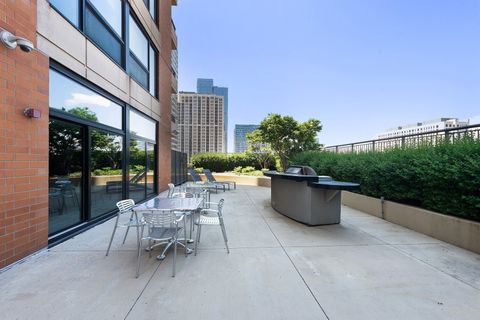 Tiny photo for 1160 S MICHIGAN Avenue #906, Chicago, IL 60605 (MLS # 12601108)