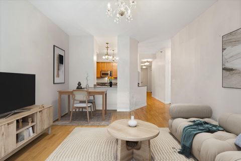 Tiny photo for 1160 S MICHIGAN Avenue #906, Chicago, IL 60605 (MLS # 12601108)