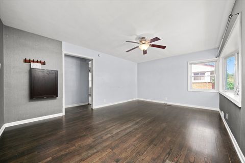 Tiny photo for 706 N Main Street, Mount Prospect, IL 60056 (MLS # 12501911)