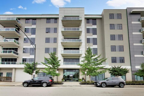 Photo of 367 W Locust Street #305, Chicago, IL 60610 (MLS # 12795706)