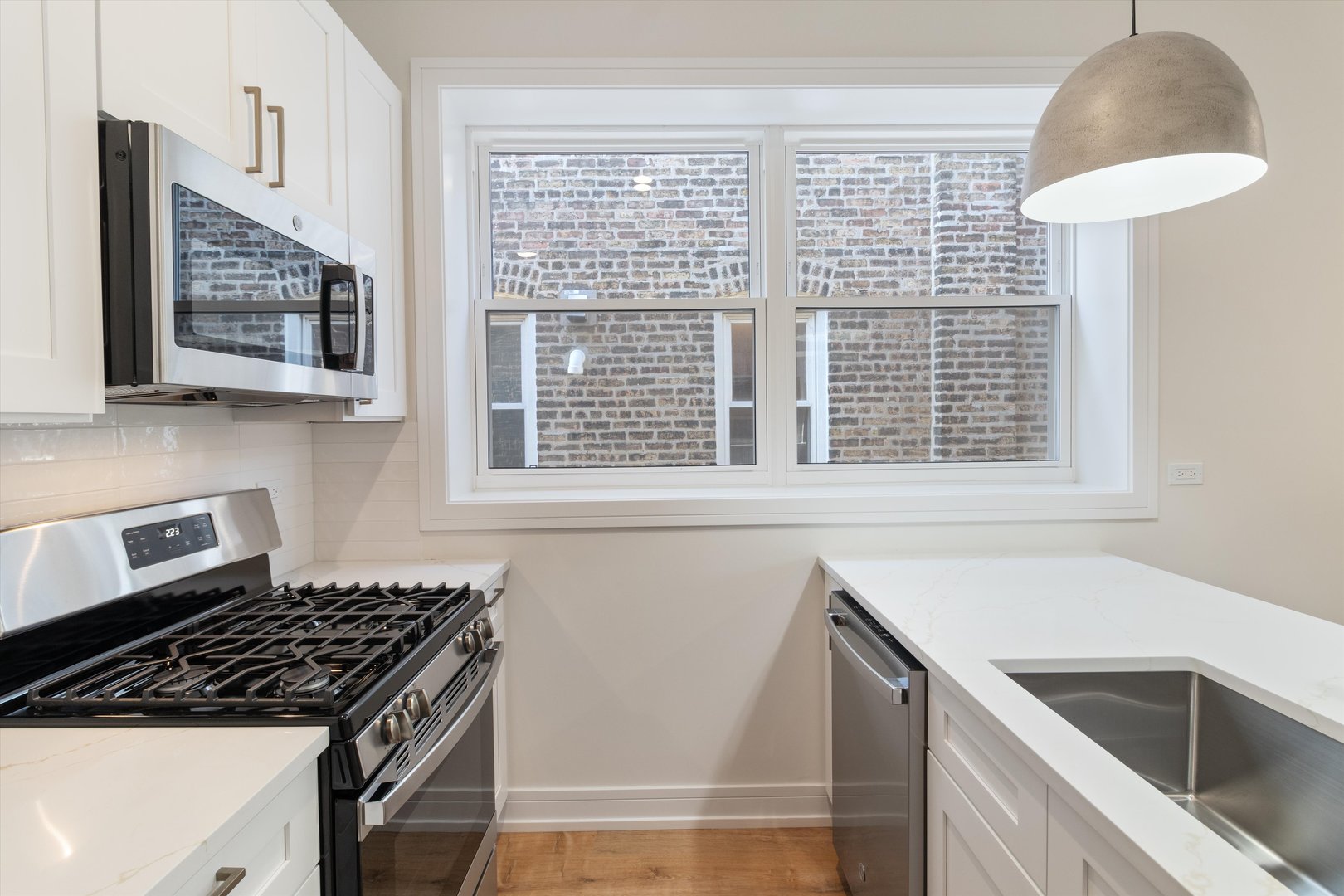 839 N Rockwell Street 2F