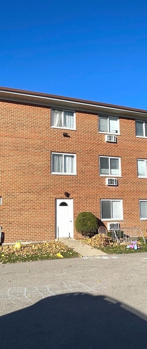 287 8th Street 3A Wheeling IL 60090