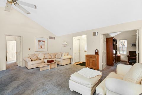 Tiny photo for 140 Rockhurst Road, Bolingbrook, IL 60440 (MLS # 12505511)