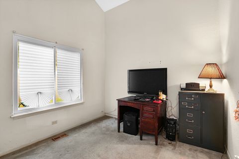 Tiny photo for 140 Rockhurst Road, Bolingbrook, IL 60440 (MLS # 12505511)