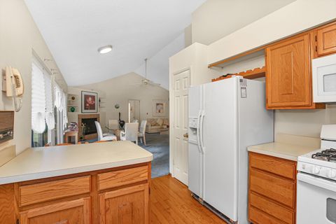 Tiny photo for 140 Rockhurst Road, Bolingbrook, IL 60440 (MLS # 12505511)