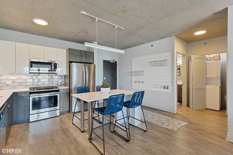 Tiny photo for 1025 W Addison Street #509, Chicago, IL 60613 (MLS # 12504668)