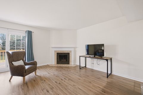 Tiny photo for 141 W ROBINHOOD Way #141, Bolingbrook, IL 60440 (MLS # 12579235)