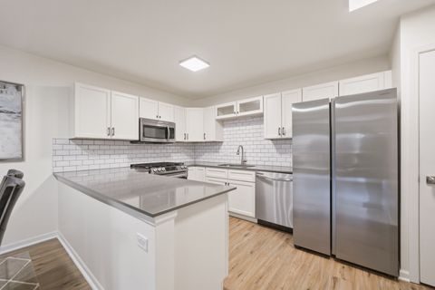 Tiny photo for 141 W ROBINHOOD Way #141, Bolingbrook, IL 60440 (MLS # 12579235)