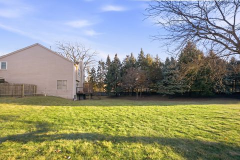 Tiny photo for 141 W ROBINHOOD Way #141, Bolingbrook, IL 60440 (MLS # 12579235)