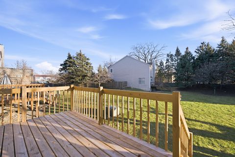 Tiny photo for 141 W ROBINHOOD Way #141, Bolingbrook, IL 60440 (MLS # 12579235)