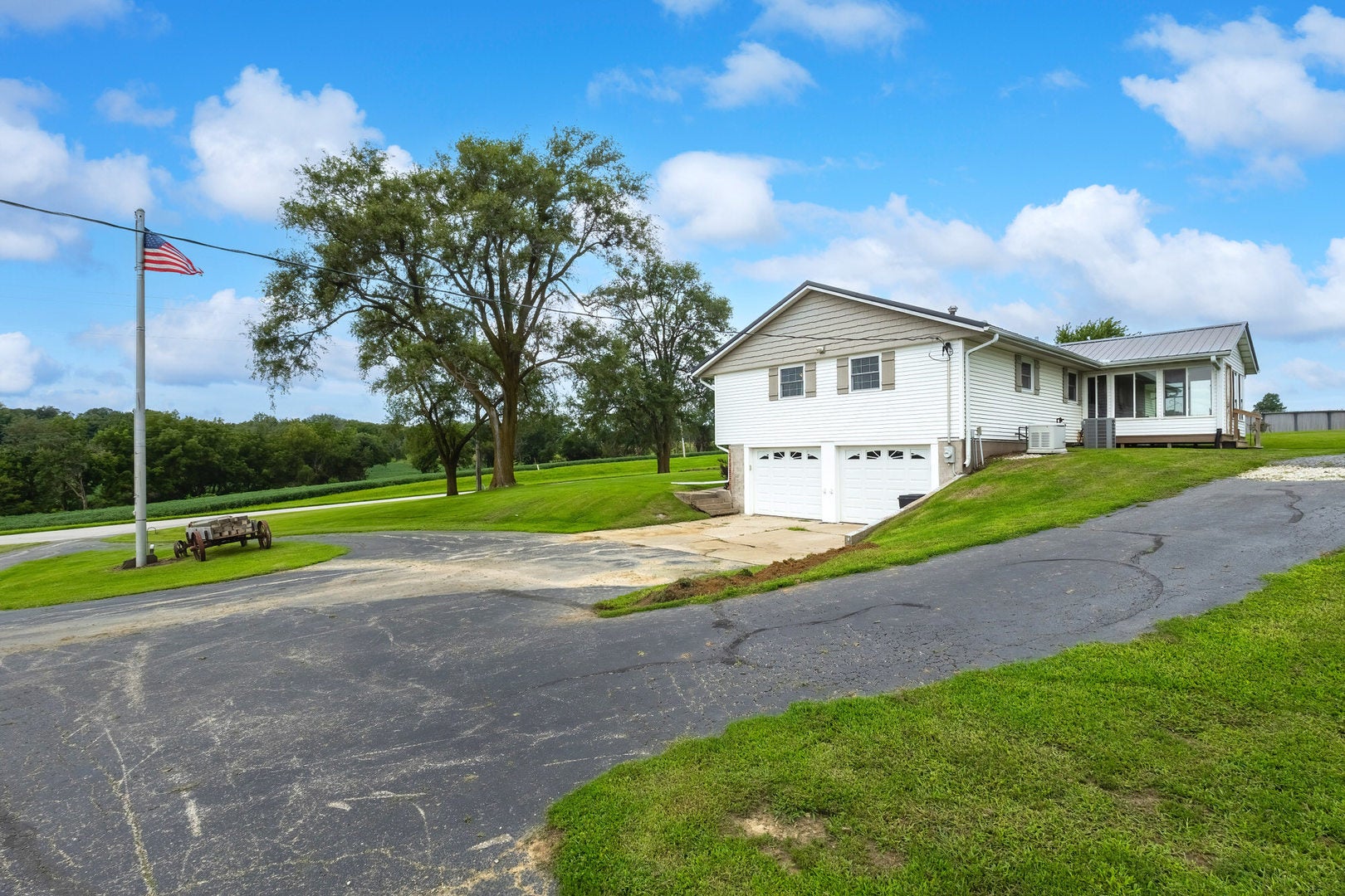 8958 IL Hwy 82