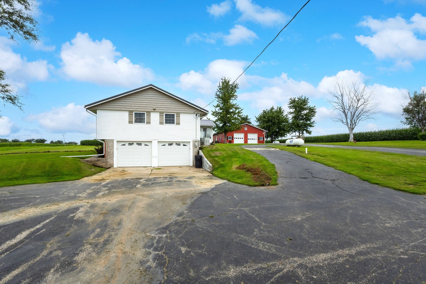 8958 IL Hwy 82