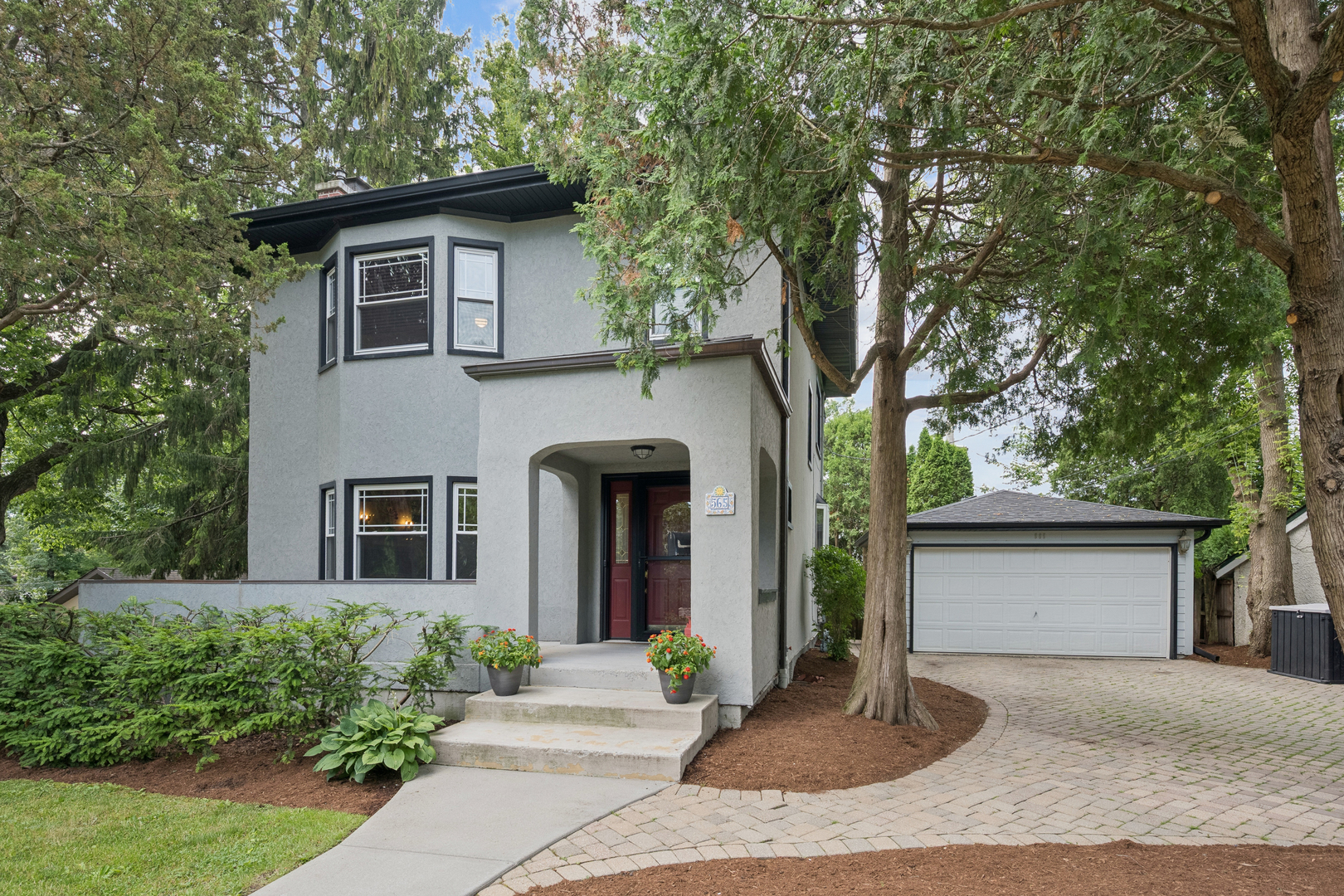 565 Ryan Place
