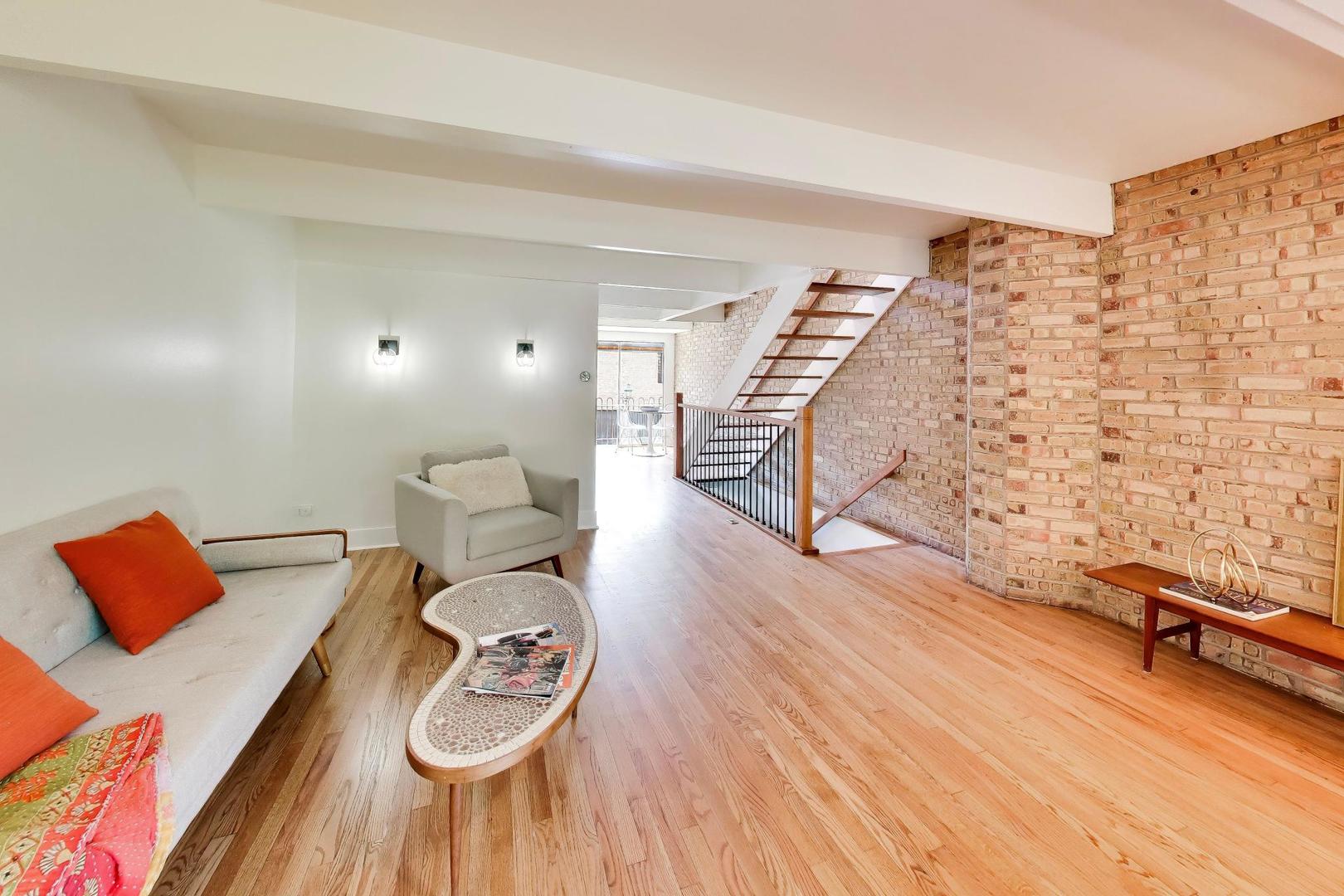 454 W Lageschulte Street