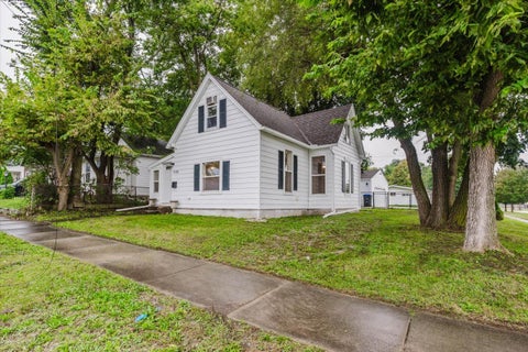 Photo of 1328 N Mason Street, Bloomington, IL 61701 (MLS # 12766294)