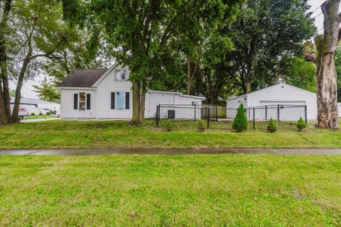 Tiny photo for 1328 N Mason Street, Bloomington, IL 61701 (MLS # 12766294)
