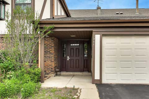 Tiny photo for 1264 WILLIAMSBURG Drive #D1, Schaumburg, IL 60193 (MLS # 12658385)