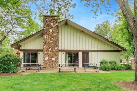 Tiny photo for 1264 WILLIAMSBURG Drive #D1, Schaumburg, IL 60193 (MLS # 12658385)