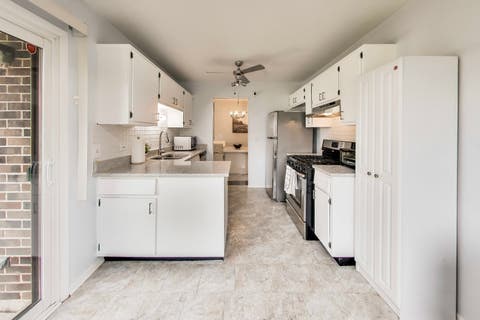Tiny photo for 1264 WILLIAMSBURG Drive #D1, Schaumburg, IL 60193 (MLS # 12658385)