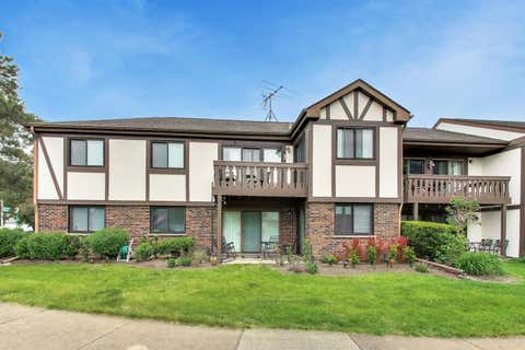 Tiny photo for 1264 WILLIAMSBURG Drive #D1, Schaumburg, IL 60193 (MLS # 12658385)