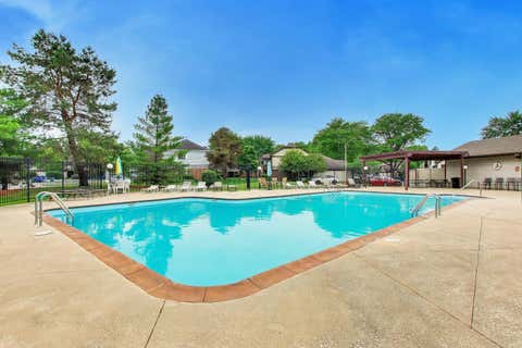 Tiny photo for 1264 WILLIAMSBURG Drive #D1, Schaumburg, IL 60193 (MLS # 12658385)