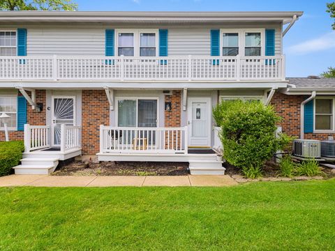 Photo of 306 Milton Court #B, Bloomingdale, IL 60108 (MLS # 12693260)