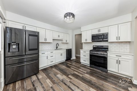 Tiny photo for 23W468 Moraine Court, Naperville, IL 60540 (MLS # 12468567)