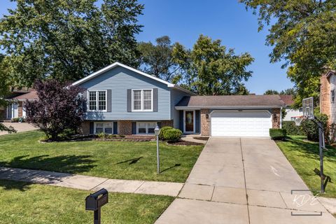 Tiny photo for 23W468 Moraine Court, Naperville, IL 60540 (MLS # 12468567)