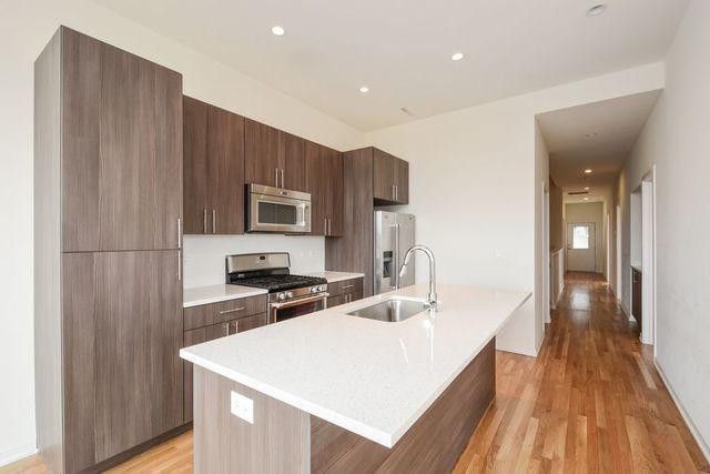 1505 N Milwaukee Avenue 3