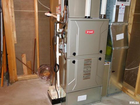 Tiny photo for 631 SUNCREST Drive, Sherrard, IL 61281 (MLS # QC4267008)