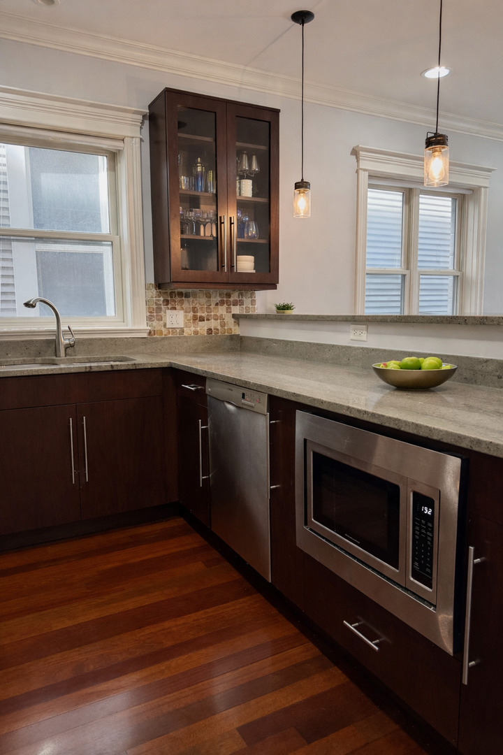 1041 W Grace Street 2