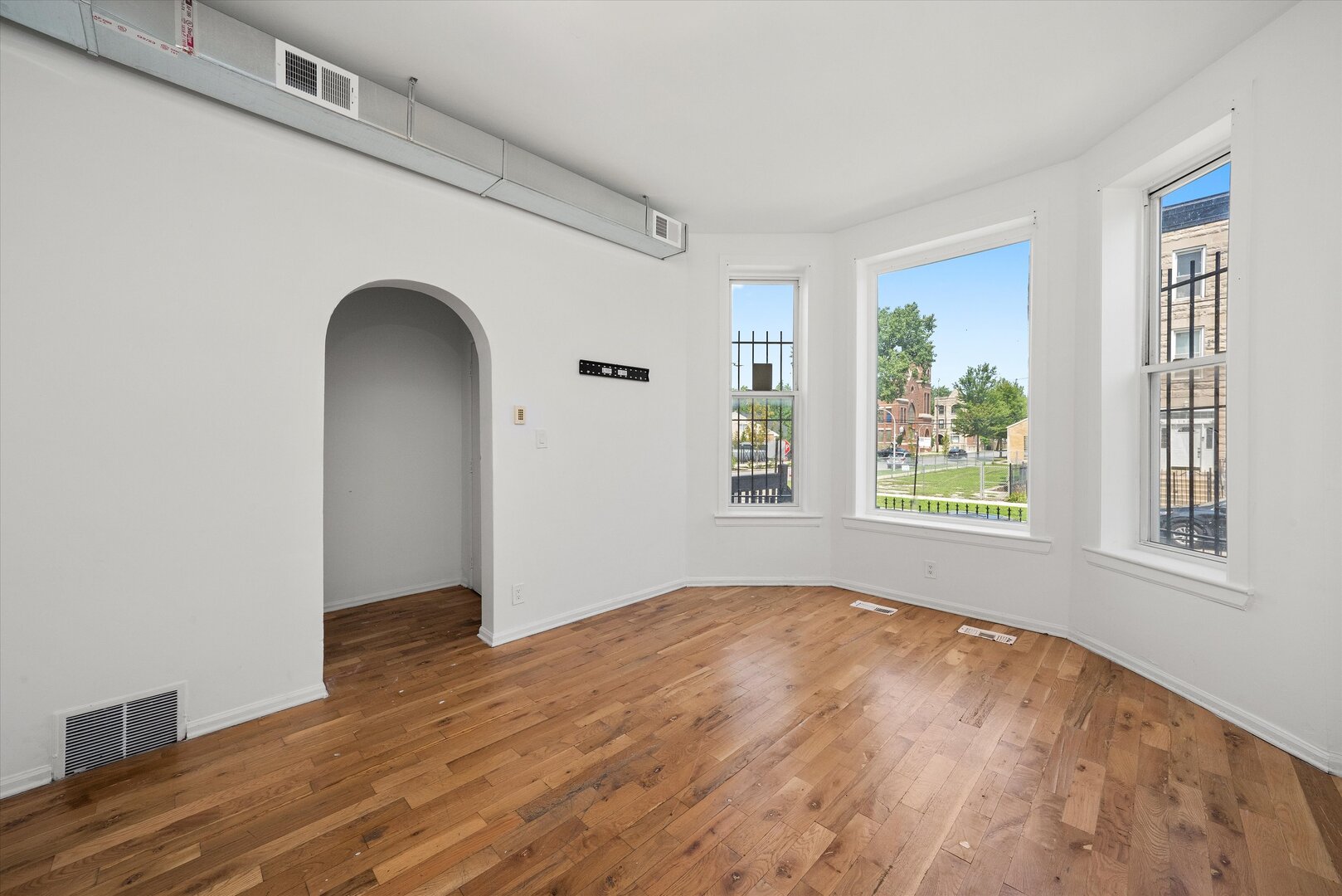 2857 W POLK Street