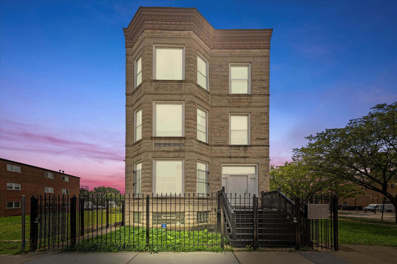 2857 W POLK Street