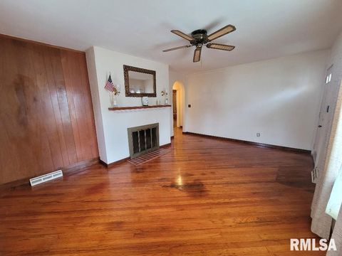 Tiny photo for 5 ROYAL Place, Mt Vernon, IL 62864 (MLS # EB460404)