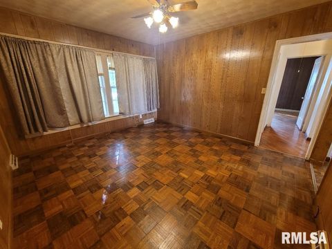 Tiny photo for 5 ROYAL Place, Mt Vernon, IL 62864 (MLS # EB460404)