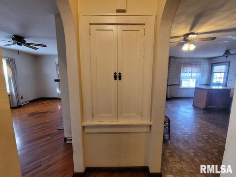 Tiny photo for 5 ROYAL Place, Mt Vernon, IL 62864 (MLS # EB460404)