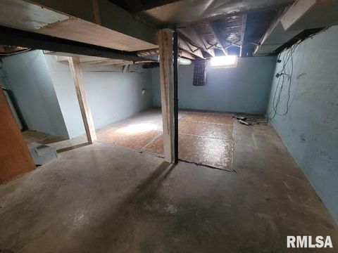 Tiny photo for 5 ROYAL Place, Mt Vernon, IL 62864 (MLS # EB460404)