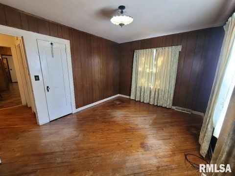 Tiny photo for 5 ROYAL Place, Mt Vernon, IL 62864 (MLS # EB460404)