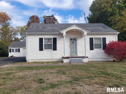 Photo of 5 ROYAL Place, Mt Vernon, IL 62864 (MLS # EB460404)