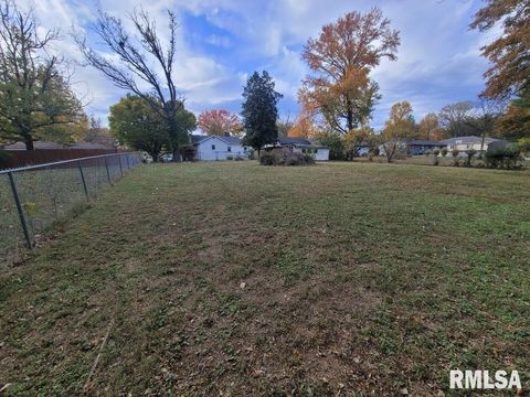 Tiny photo for 5 ROYAL Place, Mt Vernon, IL 62864 (MLS # EB460404)