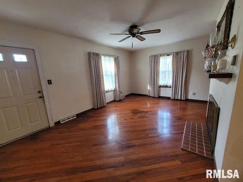 Tiny photo for 5 ROYAL Place, Mt Vernon, IL 62864 (MLS # EB460404)