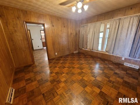 Tiny photo for 5 ROYAL Place, Mt Vernon, IL 62864 (MLS # EB460404)