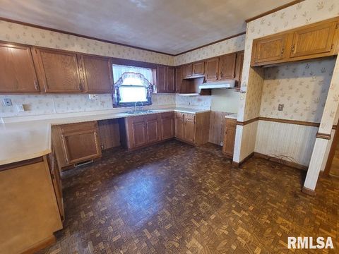 Tiny photo for 5 ROYAL Place, Mt Vernon, IL 62864 (MLS # EB460404)