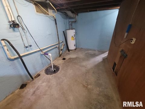 Tiny photo for 5 ROYAL Place, Mt Vernon, IL 62864 (MLS # EB460404)