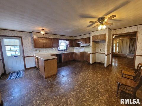 Tiny photo for 5 ROYAL Place, Mt Vernon, IL 62864 (MLS # EB460404)